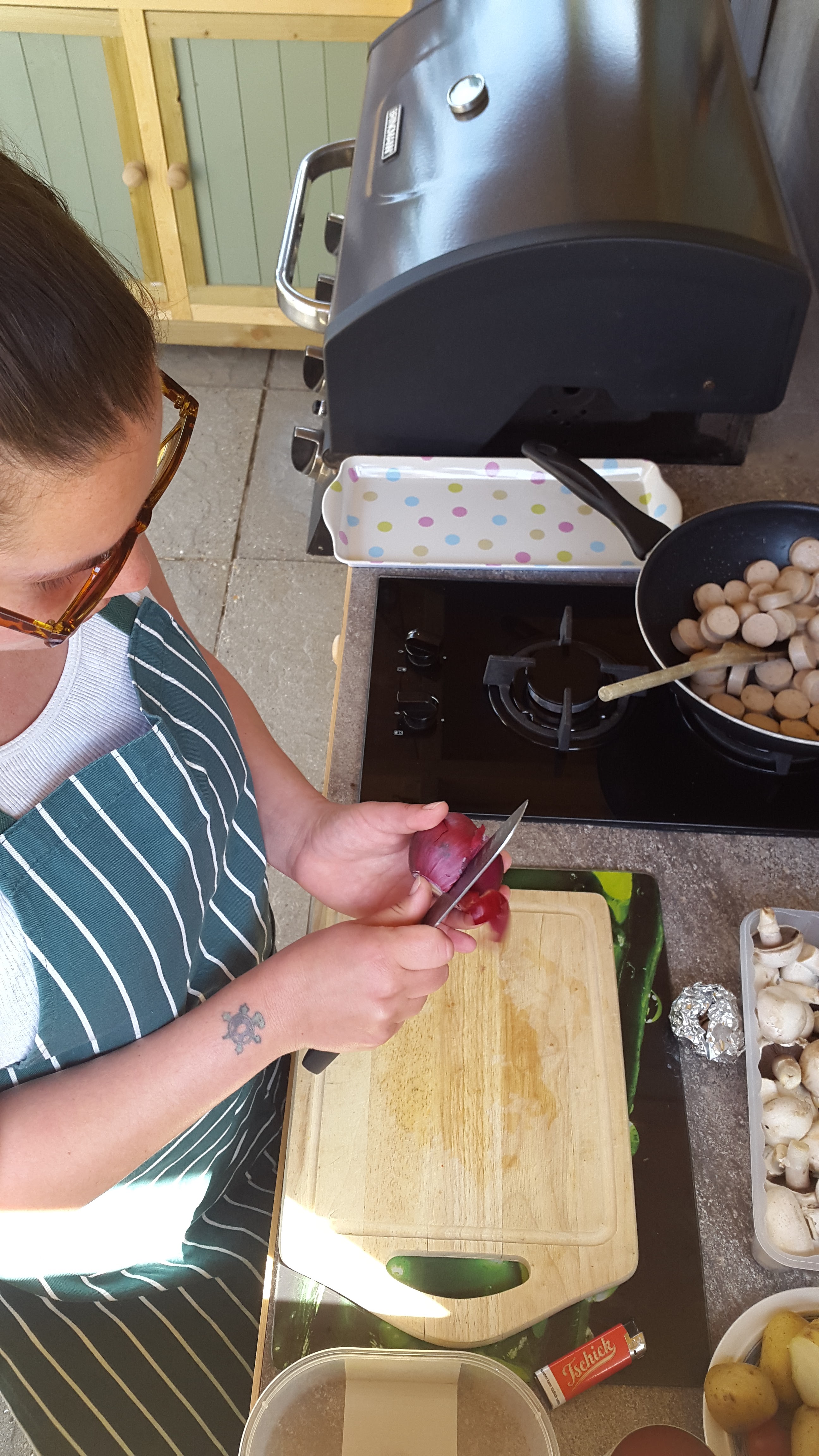 Shaping the cheese-stuffed beef meatballs
