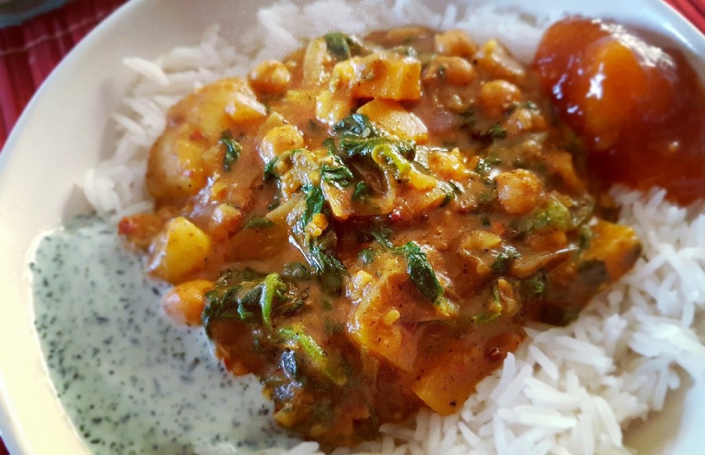 Chickpea, sweet potato and spinach&nbsp;curry